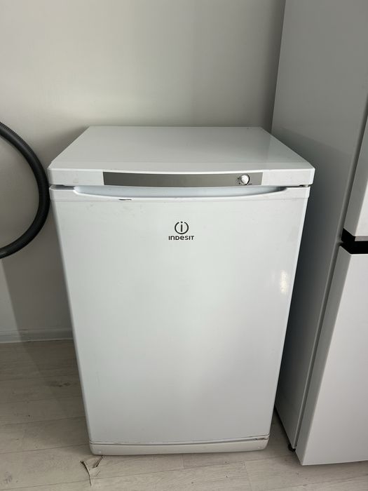 Морозильник Indesit