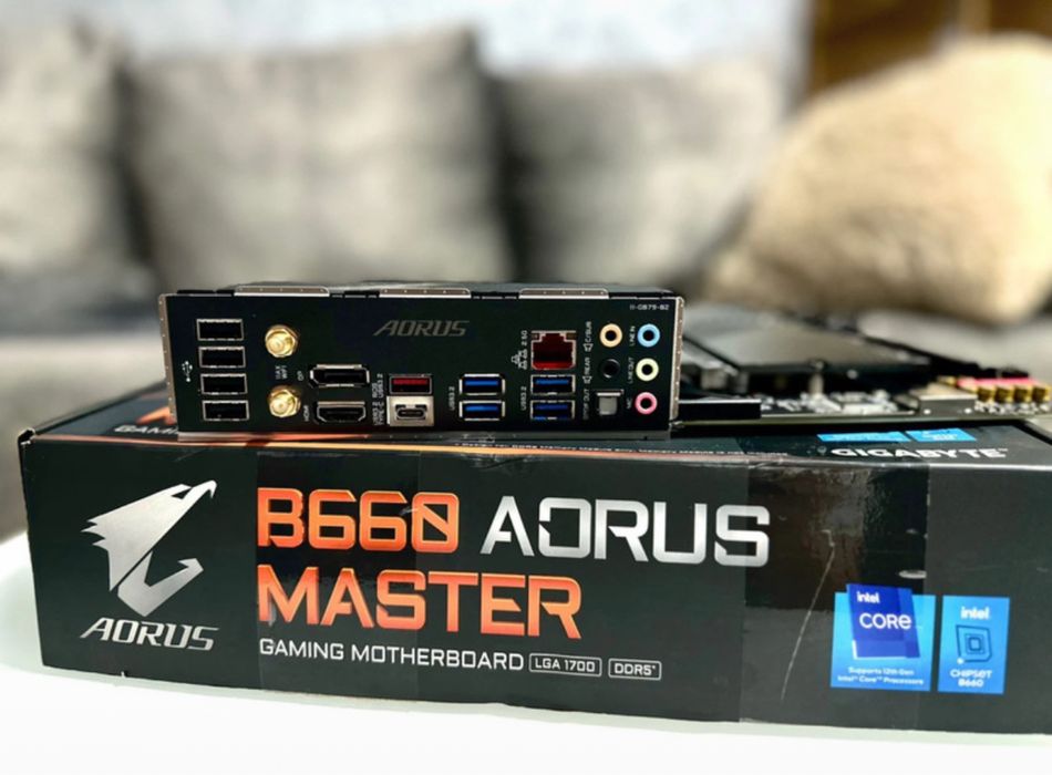 Placă de bază Gigabyte b660 Aorus Master -  WiFi/Bluethoot