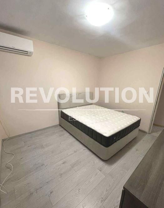 Дава се под наем Тристаен апартамент в Варна, Лятно кино Тракия - 112 кв.м за 600 € - Снимка #4