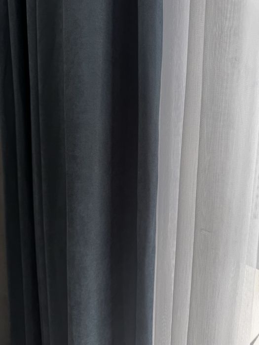 Шторы оранжевые и синие