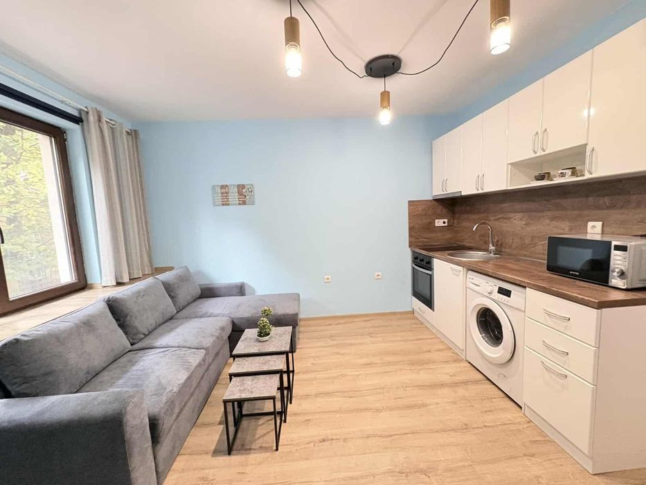 Дава се под наем Двустаен апартамент в Варна, Център - 54 кв.м за 498.27 € - Снимка #1