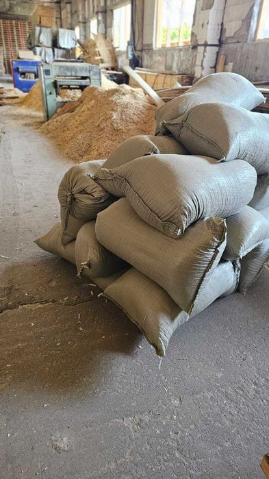 Продам опилки в мешках, машинами