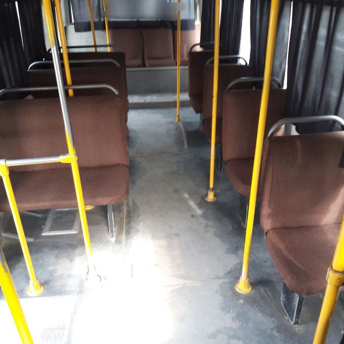 Isuzu np 37 автобус