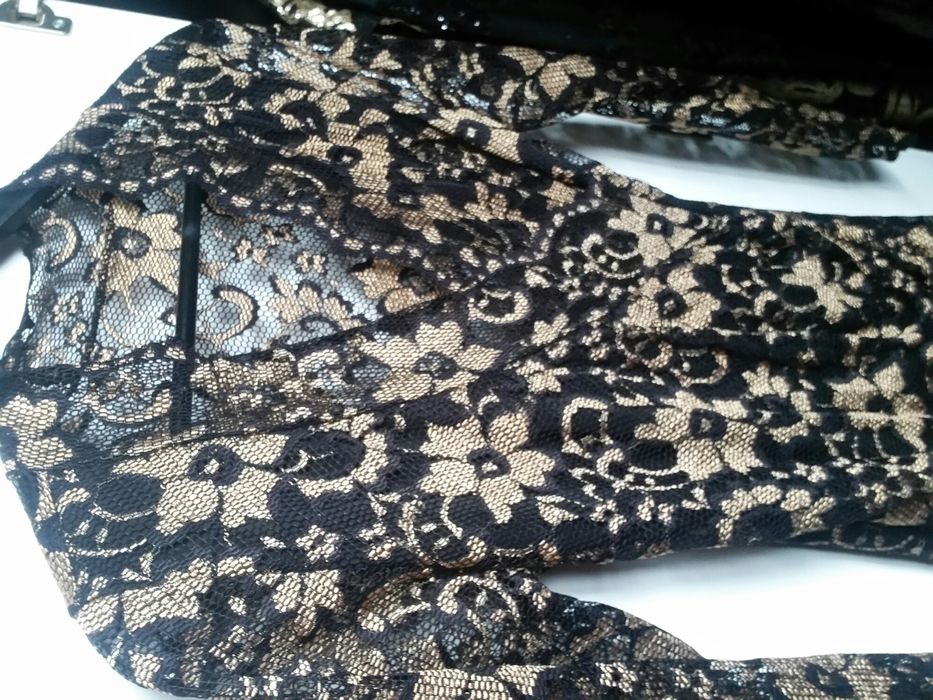 Рокля ликра, дантела и памук.