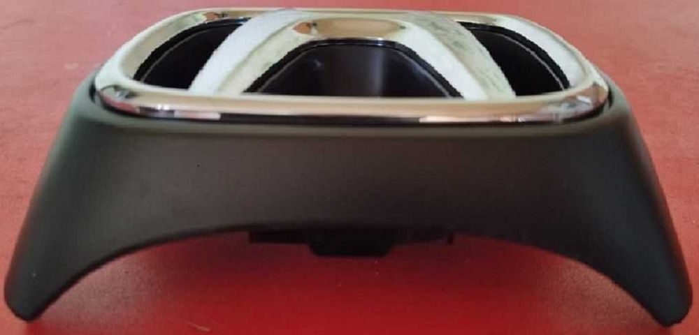 эмблема решётки радиатора HONDA