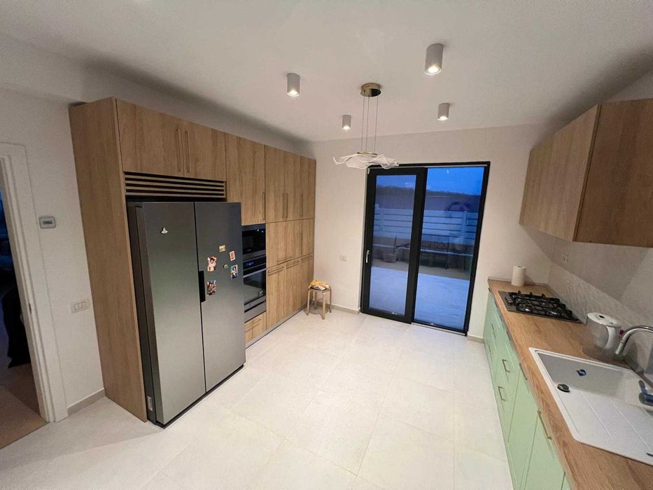 Inchiriez casa Otopeni