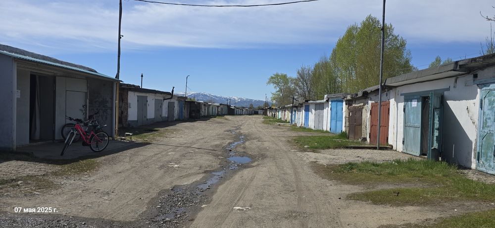 Продам 2 гаража.