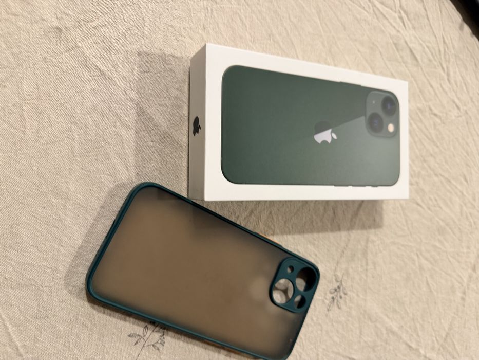 Продавам много запазен Iphone 13 Mini 128 GB