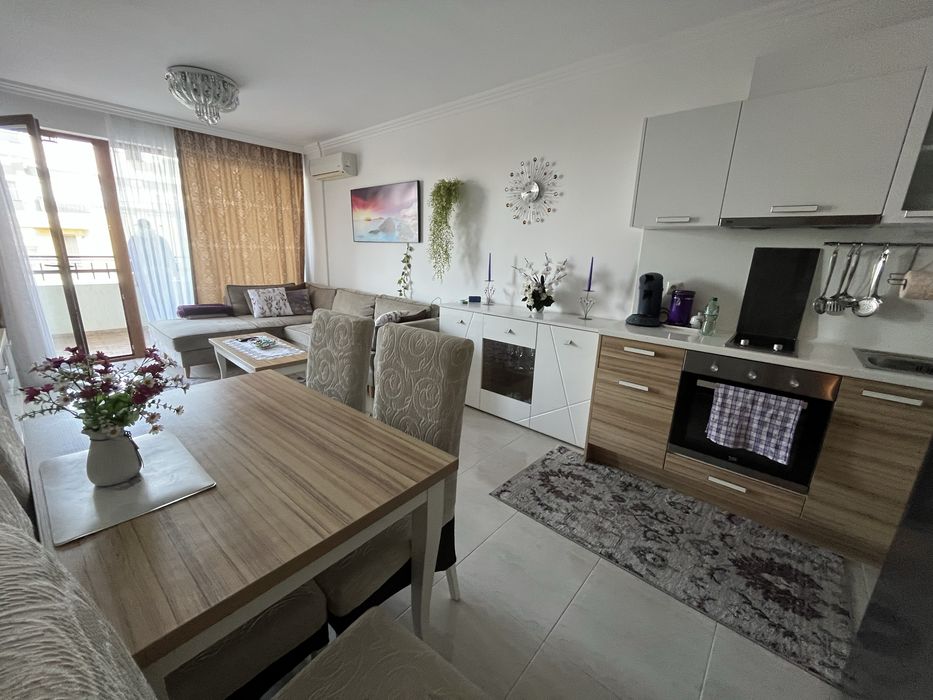 Продава се Тристаен апартамент в Свети Влас - 90 кв.м за 2000 €/кв.м - Снимка #8