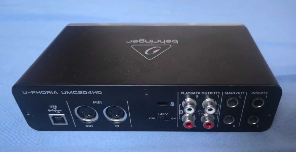 Студийна звукова карта Behringer U-Phoria UMC202HD