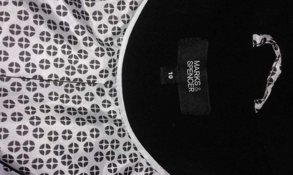 Черен костюм на Марк и Спенсър. И 2 поли и сако за комбинации