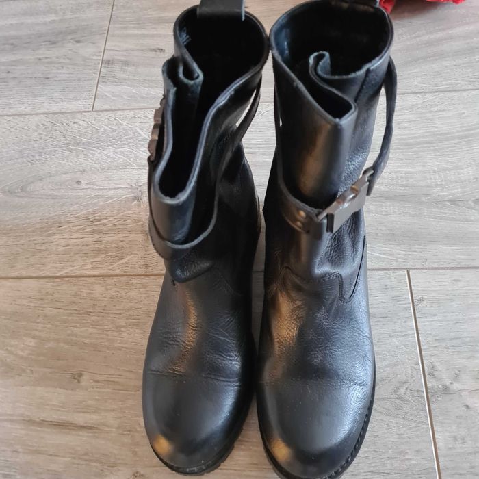 Ghete Stradivarius de piele nr 36