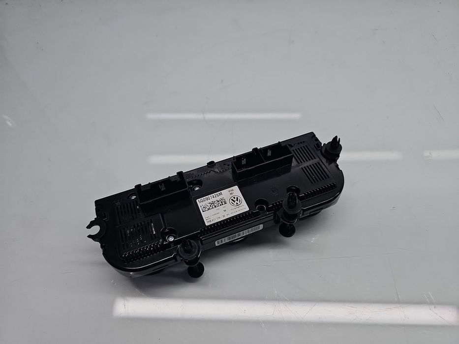 Panou comanda clima Volkswagen Golf 7 (5G) [Fabr 2014-prezent] 5G0907