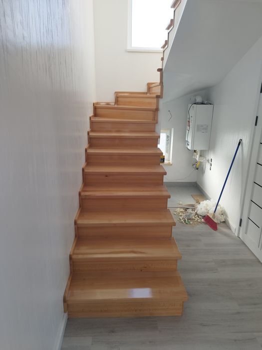 Elemente scară lemn masiv