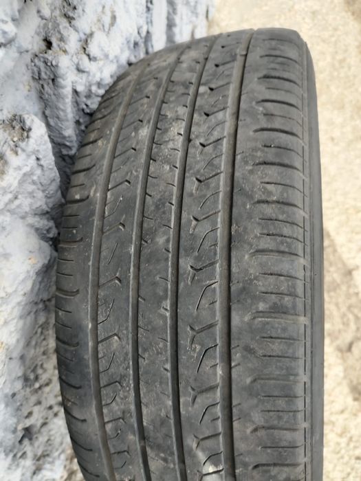 Продам оригинальные диски с шинами.