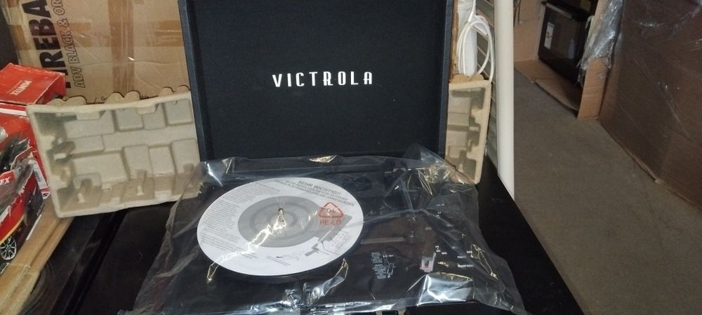 Нов грамофон Victrola VSC-550BT с Bluetooth и вградени говорители