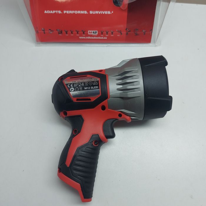 Milwaukee LED акумулаторен фенер  M12 SLED-0