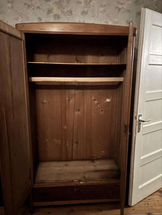 Дървени гардероби