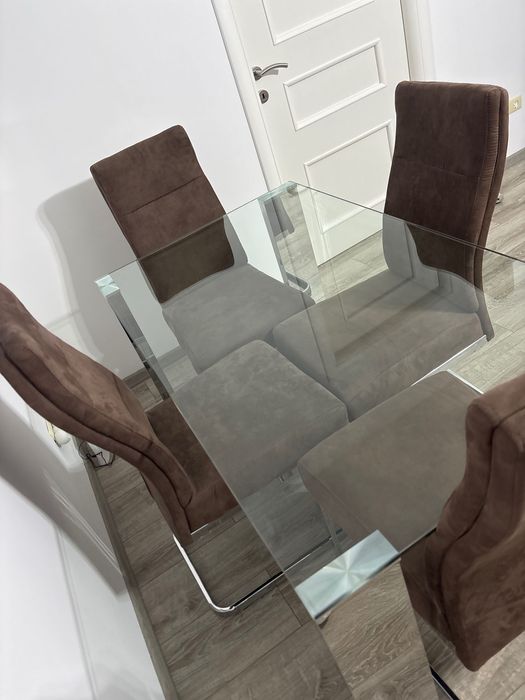 Vând masă și scaune Mobexpert!