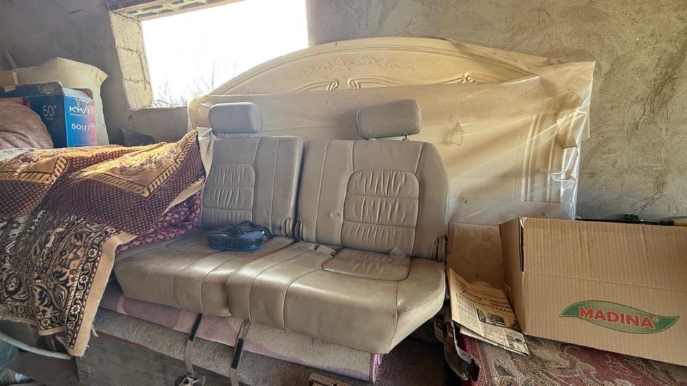 Задний ряд сидений Lexus LX470