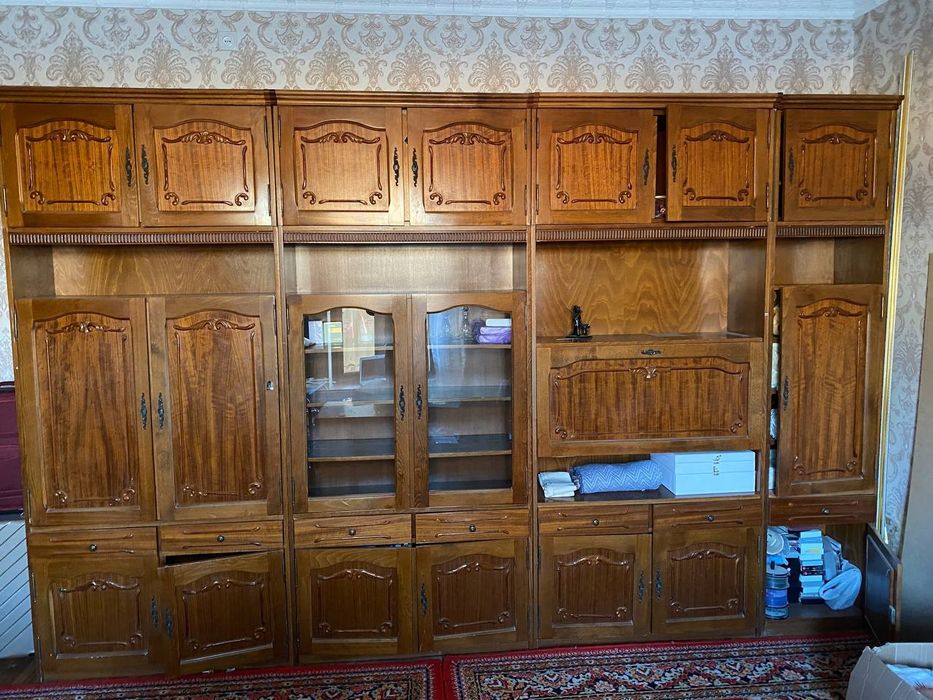 Shkaf garnitur holati yaxshi narhini yana keliwamiz