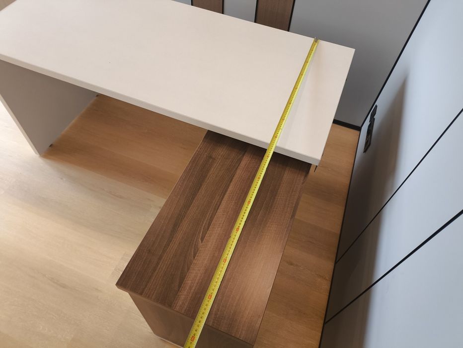 Masa de birou in L 1,60 x 1,35 cm