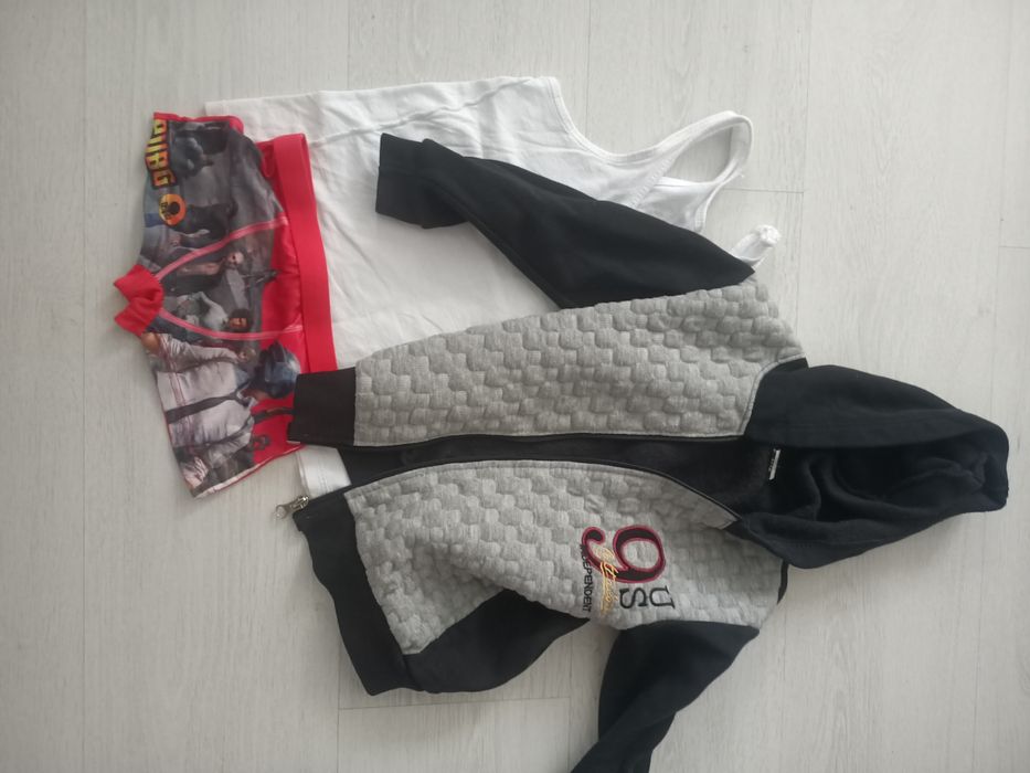 Отдам вещи на мальчика 5 лет