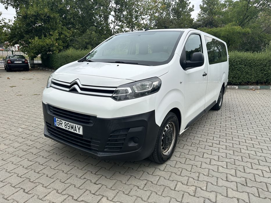 Inchiriere auto microbuz 8+1 - 9  locuri Rent a car