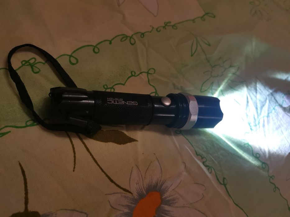 Продавам мощен лед прожектор!