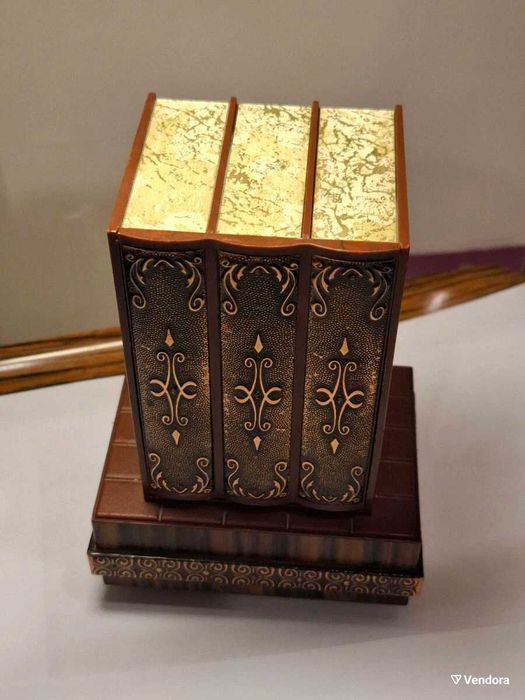 Книга цигаретник