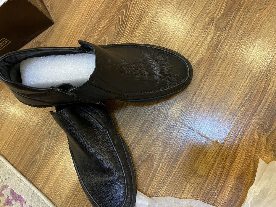 Продаеться новая мужскся зимняя обувь