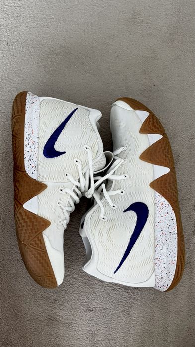 Nike Kyrie Irving Basketball shoes