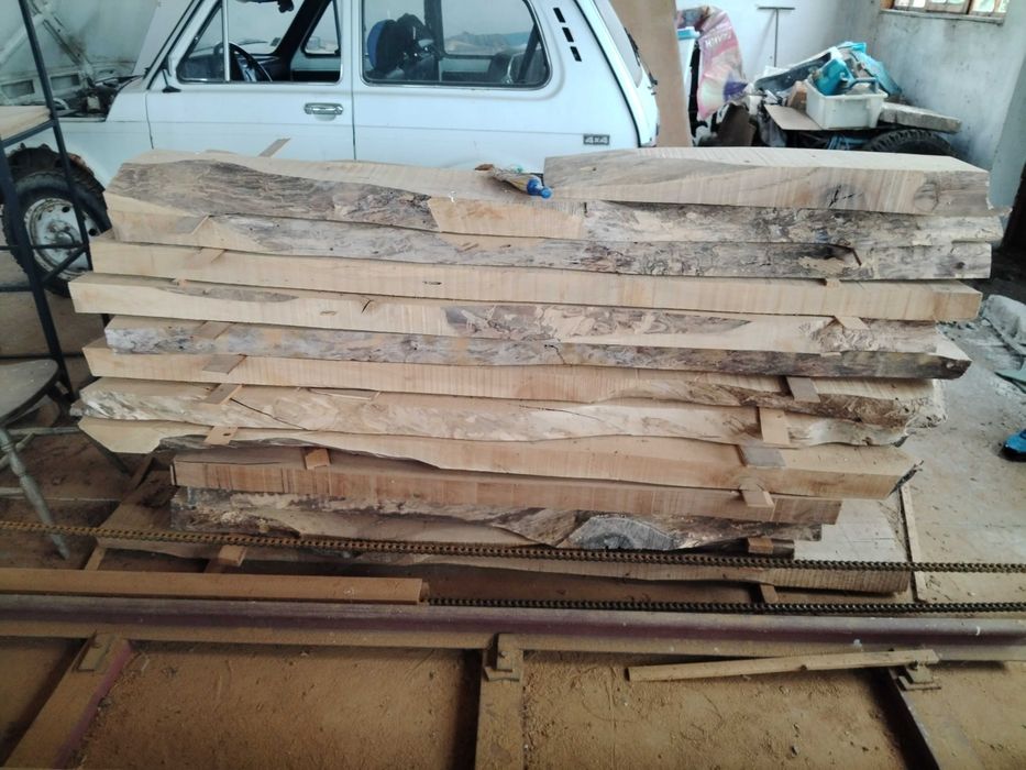 Орех сух изсушен дървен материал набичен Пловдив