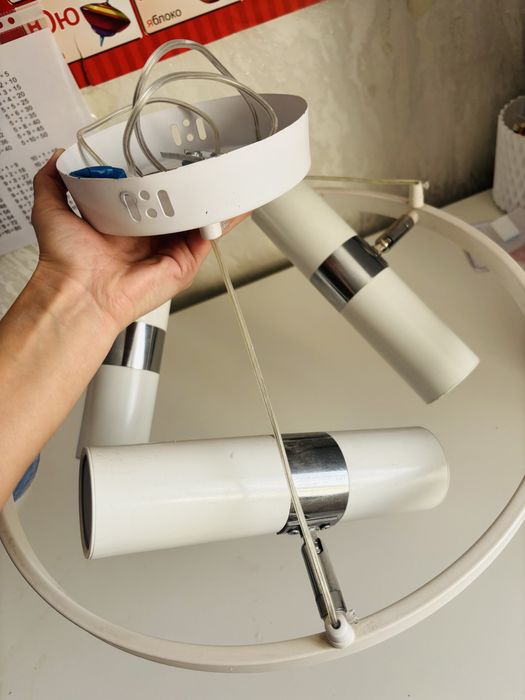 Люстра с лампочками