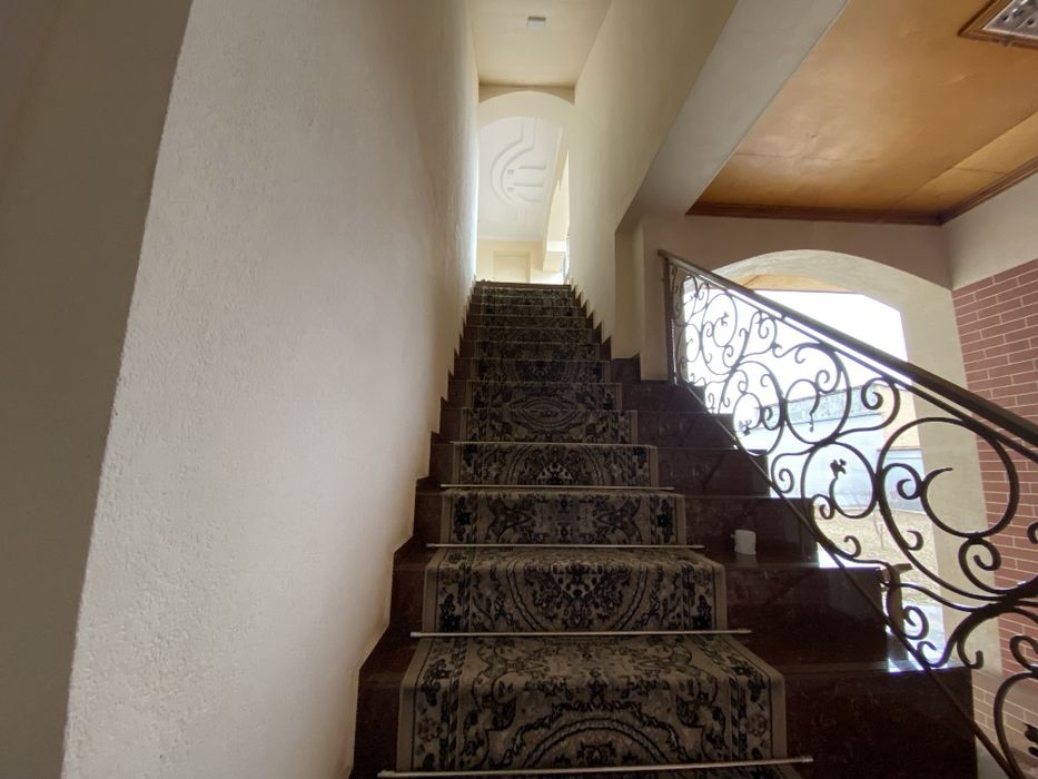 Uchaska 8 sotik 8 xona