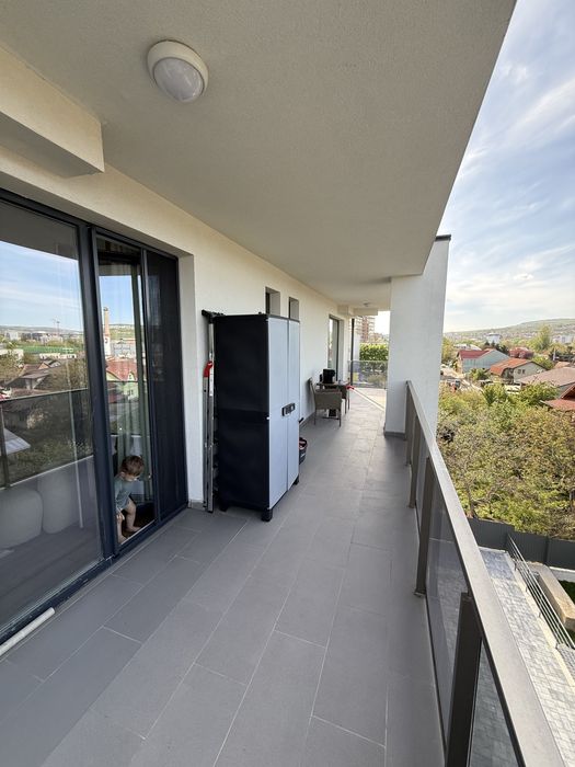 Vand apartament finisat strada campina