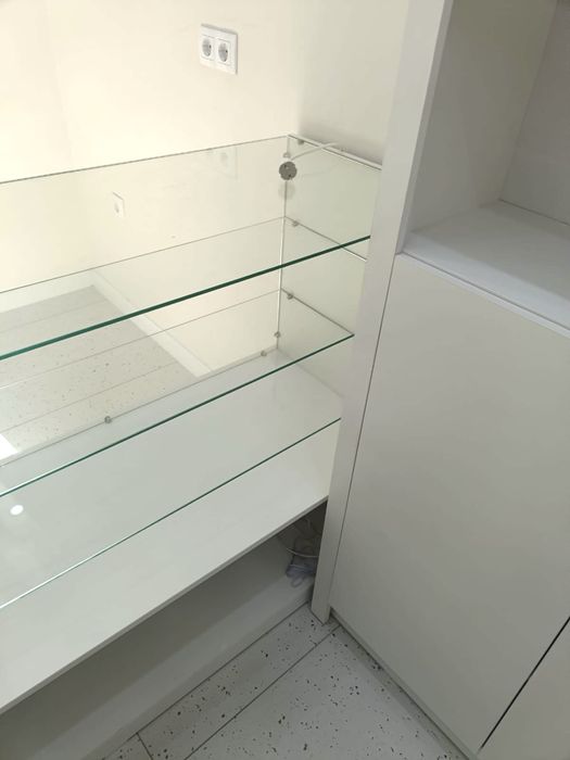 Продам витрины новое для магазина