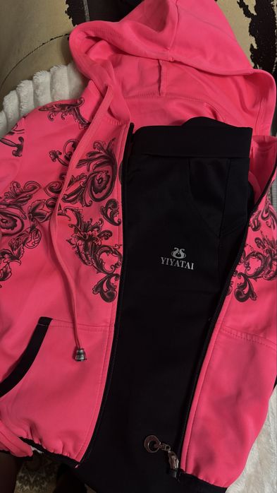 Костюм спортивный