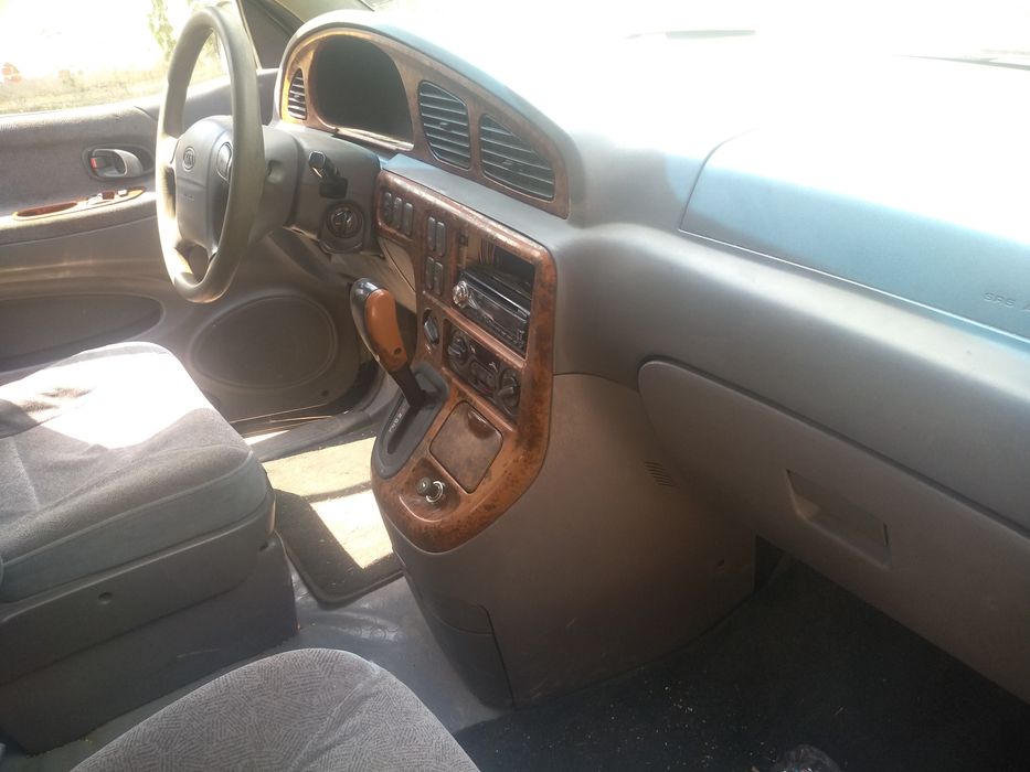 Киа Карнавал на части