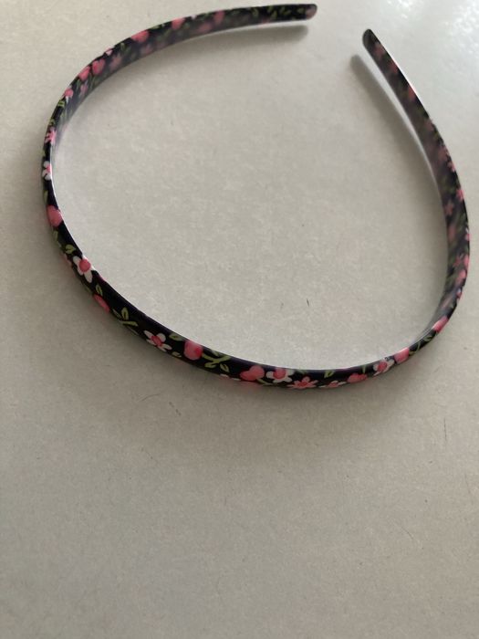 Ободки для волос, для девочки , очень стильные и удобные.