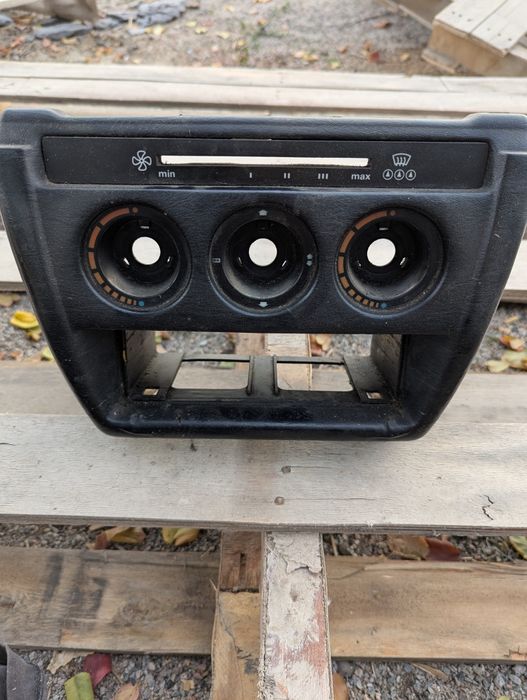 Запчасти Мерседес 190