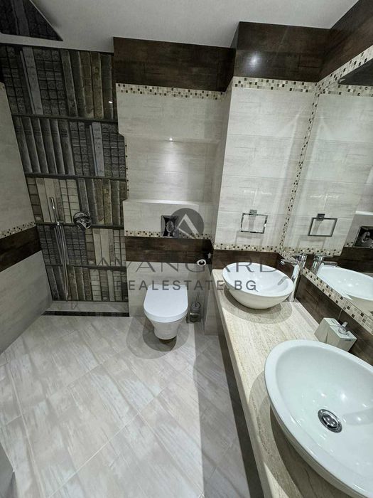 Продава се Тристаен апартамент в Пловдив, Център - 102 кв.м за 2390 €/кв.м - Снимка #5