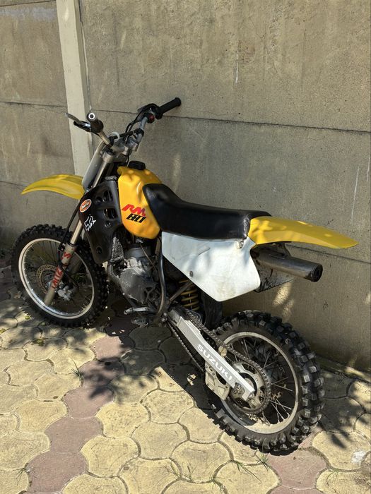 Motocicleta Suzuki RM80