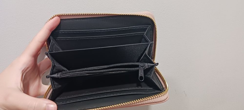 Чисто ново протмоне в розов цвят