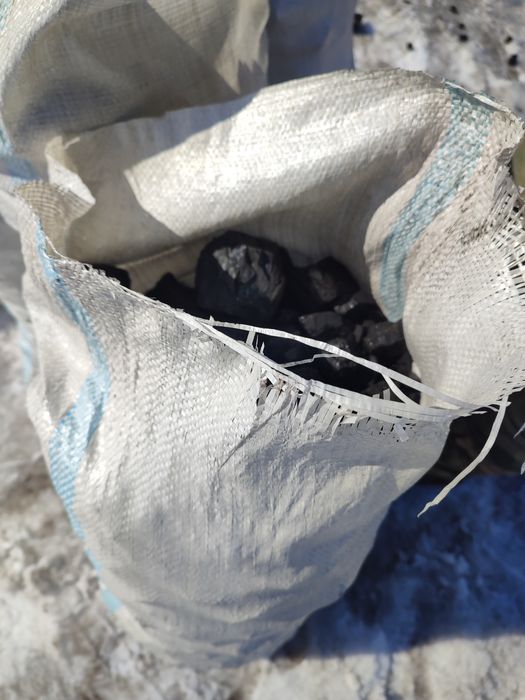 Угол дрова.    Көмір ағаш