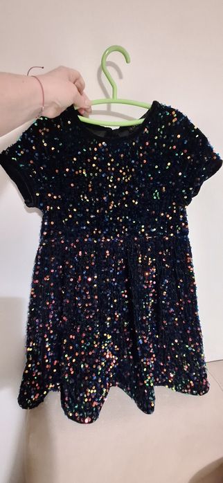 Празнична рокля с пайети