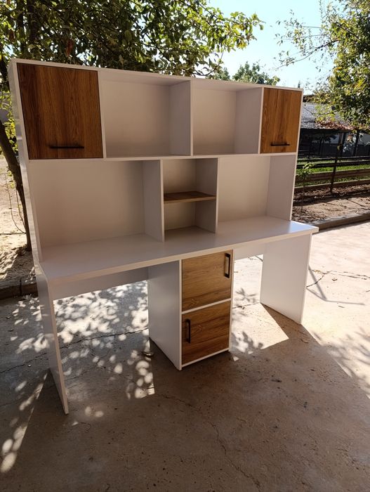 Письменный стол. Pismeniy parta