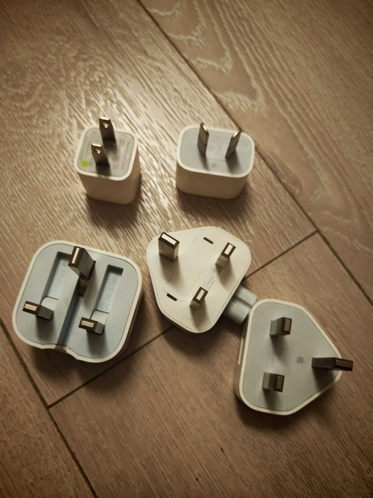 Adaptoare priza apple