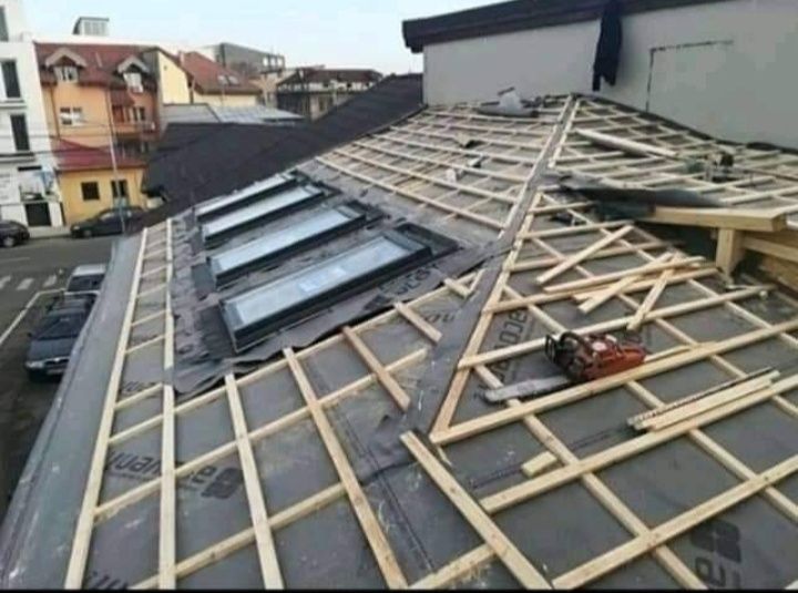 Reparatii acoperisuri montaj tigla metalica