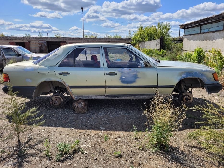 Разбор мерседес 124